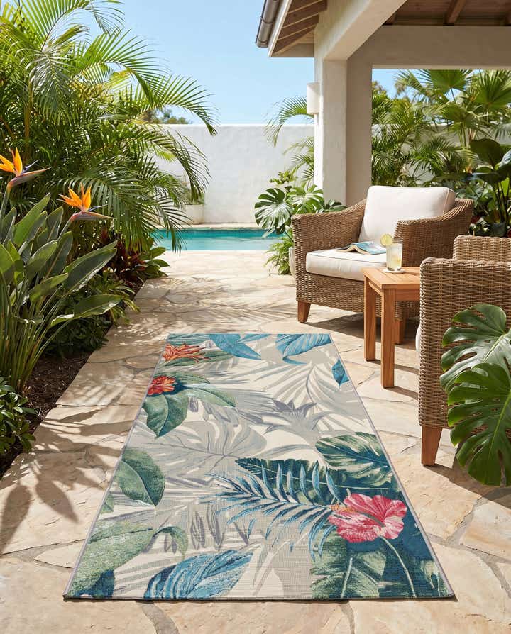 2' 7 x 5' 3 Easy-Clean Botanical Indoor / Outdoor Runner Rug