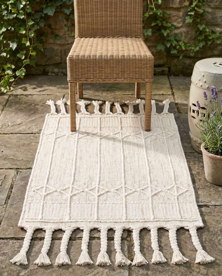 2' x 3' 1 Easy-Clean Eco Bohemian Indoor / Outdoor Rug