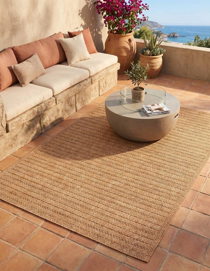 Detail image of 5' 3 x 8' Easy-Clean Border Indoor / Outdoor Rug