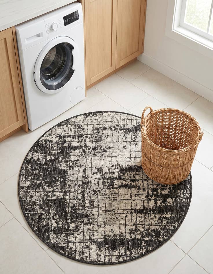 Detail image of 3' x 3' Easy-Clean Modern Indoor / Outdoor Round Rug