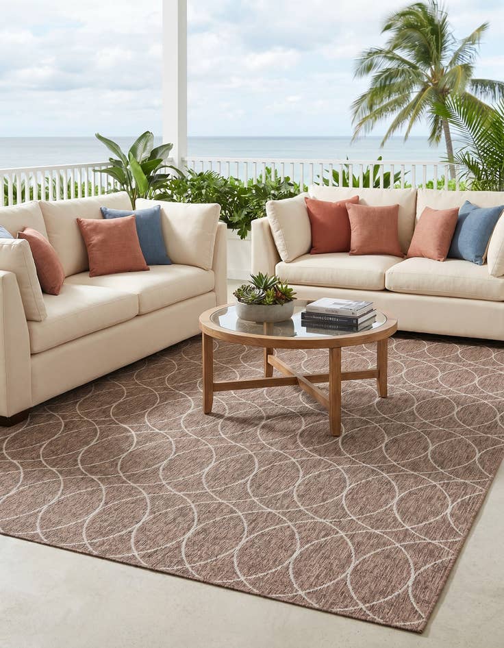Detail image of 10' x 14' Easy-Clean Lattice Indoor / Outdoor Rug