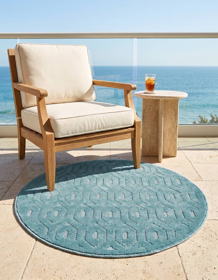 Detail image of 3' x 3' Easy-Clean Trellis Textured Indoor / Outdoor Round Rug