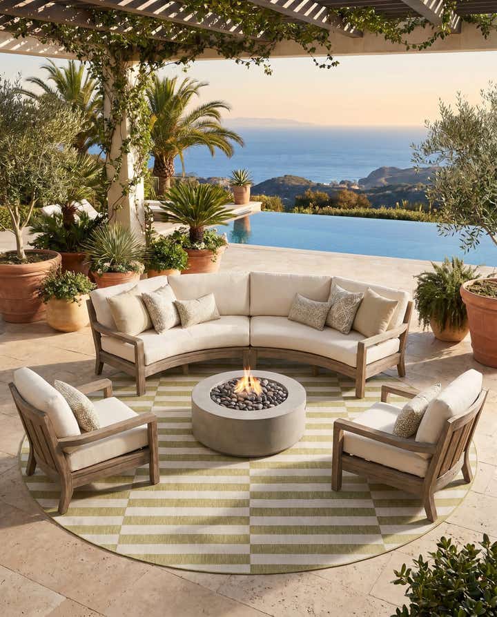 13' x 13' Easy-Clean Striped Indoor / Outdoor Round Rug