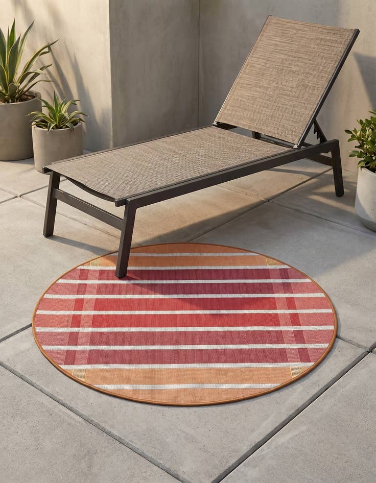 Detail image of 3' x 3' Easy-Clean Striped Indoor / Outdoor Round Rug