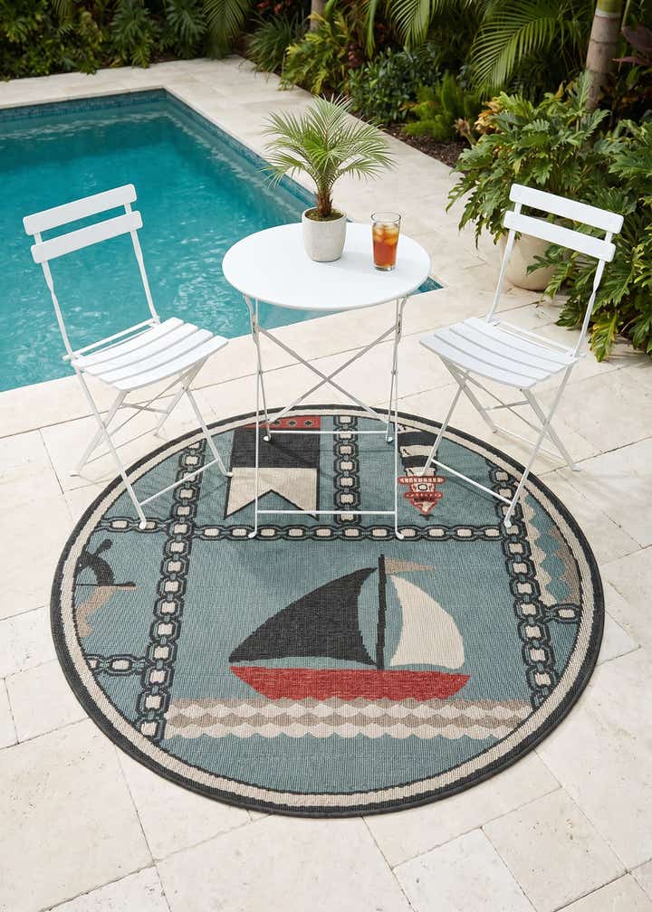 4' x 4' Easy-Clean Coastal Indoor / Outdoor Round Rug