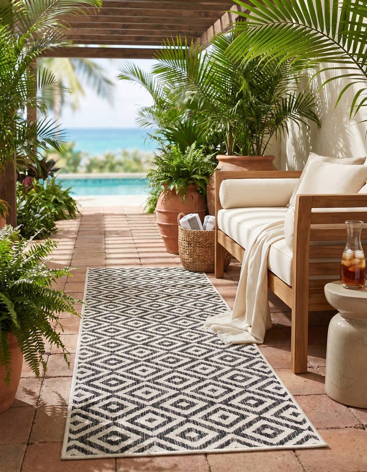 Detail image of 2' x 6' Easy-Clean Jill Zarin Costa Rica Indoor / Outdoor Runner Rug