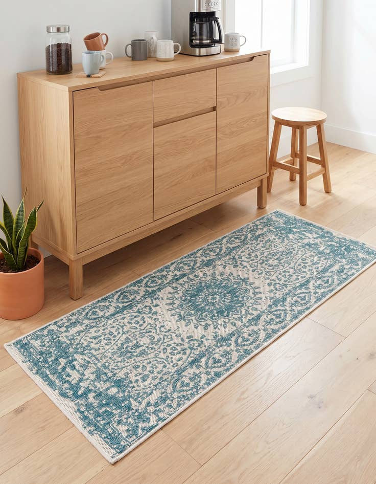 Detail image of 2' x 4' Easy-Clean Traditional Indoor / Outdoor Runner Rug