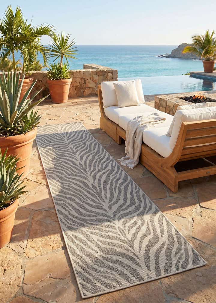 2' 7 x 10' Easy-Clean Safari Indoor / Outdoor Runner Rug