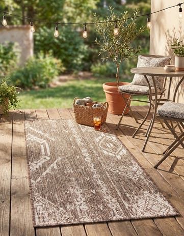 2' x 4' Easy-Clean Bohemian Indoor / Outdoor Runner Rug