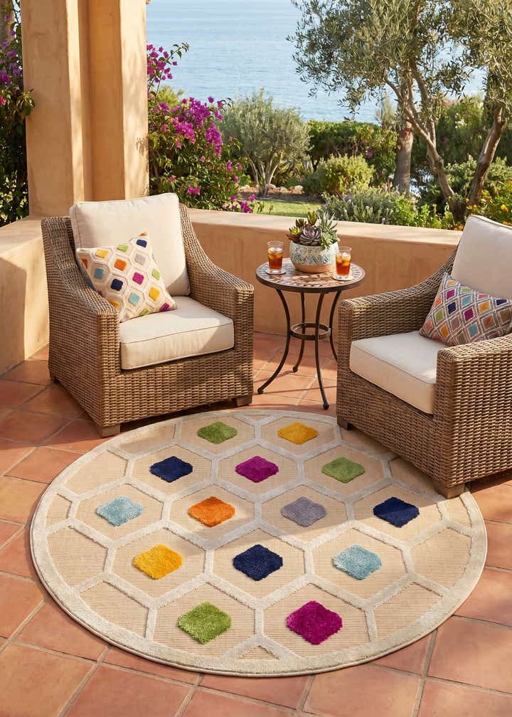 5' 3 x 5' 3 Easy-Clean Aruba Indoor / Outdoor Round Rug