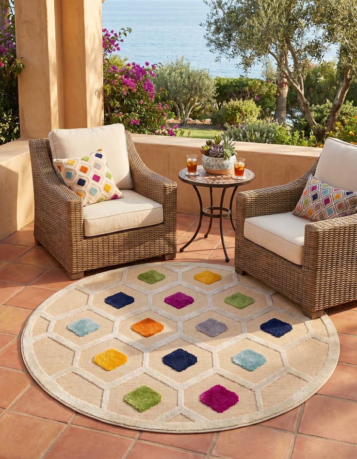 Detail image of 5' 3 x 5' 3 Easy-Clean Aruba Indoor / Outdoor Round Rug