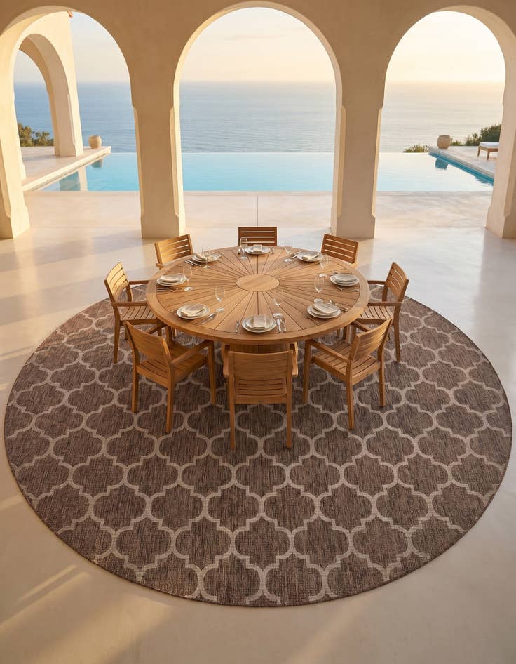 Detail image of 13' x 13' Easy-Clean Trellis Indoor / Outdoor Round Rug