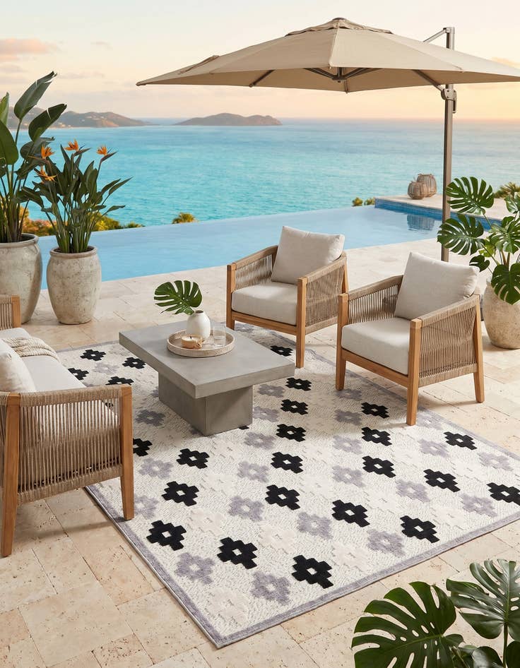 Detail image of 5' x 7' 7 Easy-Clean Indoor / Outdoor Rug