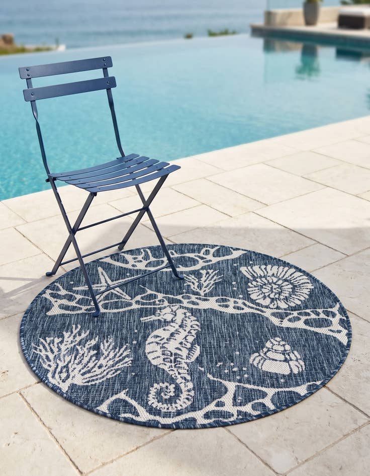 Detail image of 3' x 3' Easy-Clean Coastal Indoor / Outdoor Round Rug