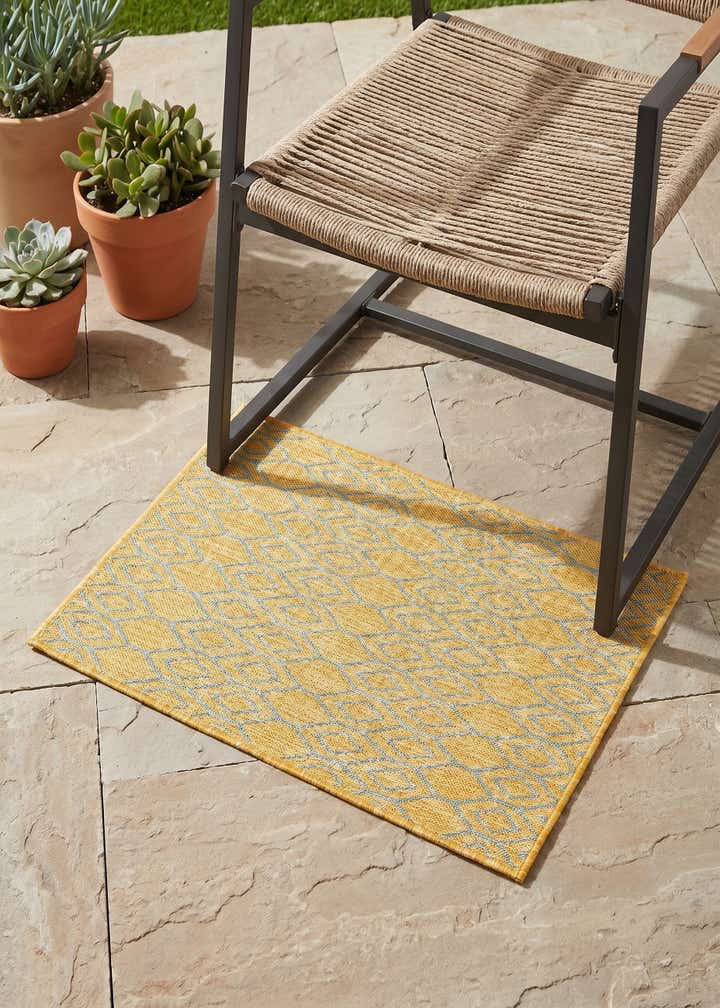 2' x 3' Easy-Clean Jill Zarin Turks and Caicos Indoor / Outdoor Rug