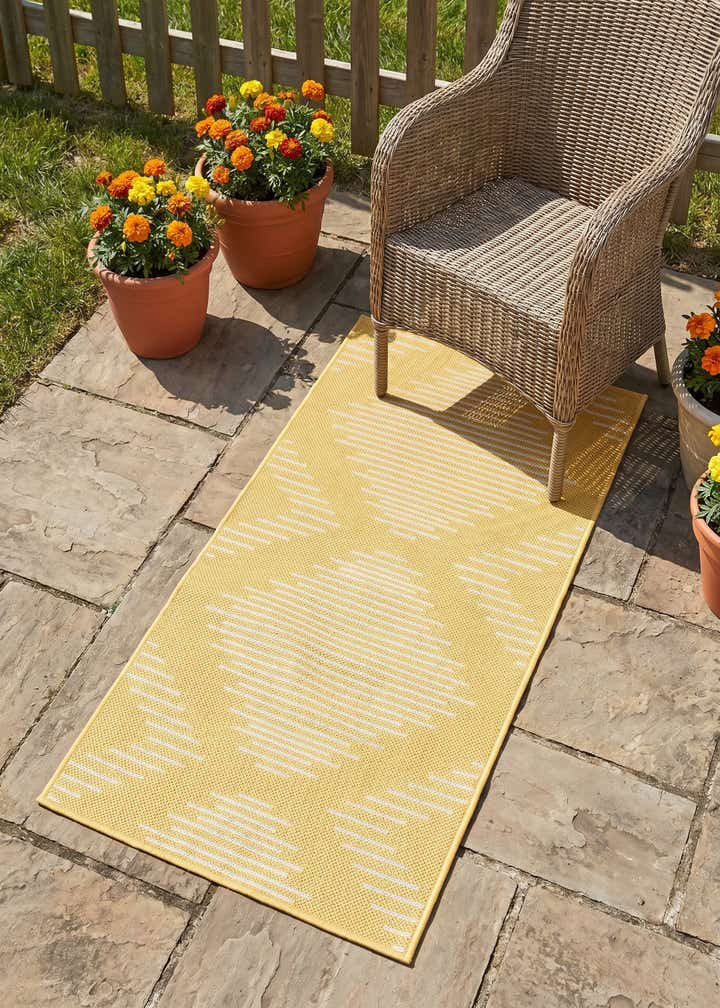 2' x 4' Easy-Clean Modern Indoor / Outdoor Runner Rug