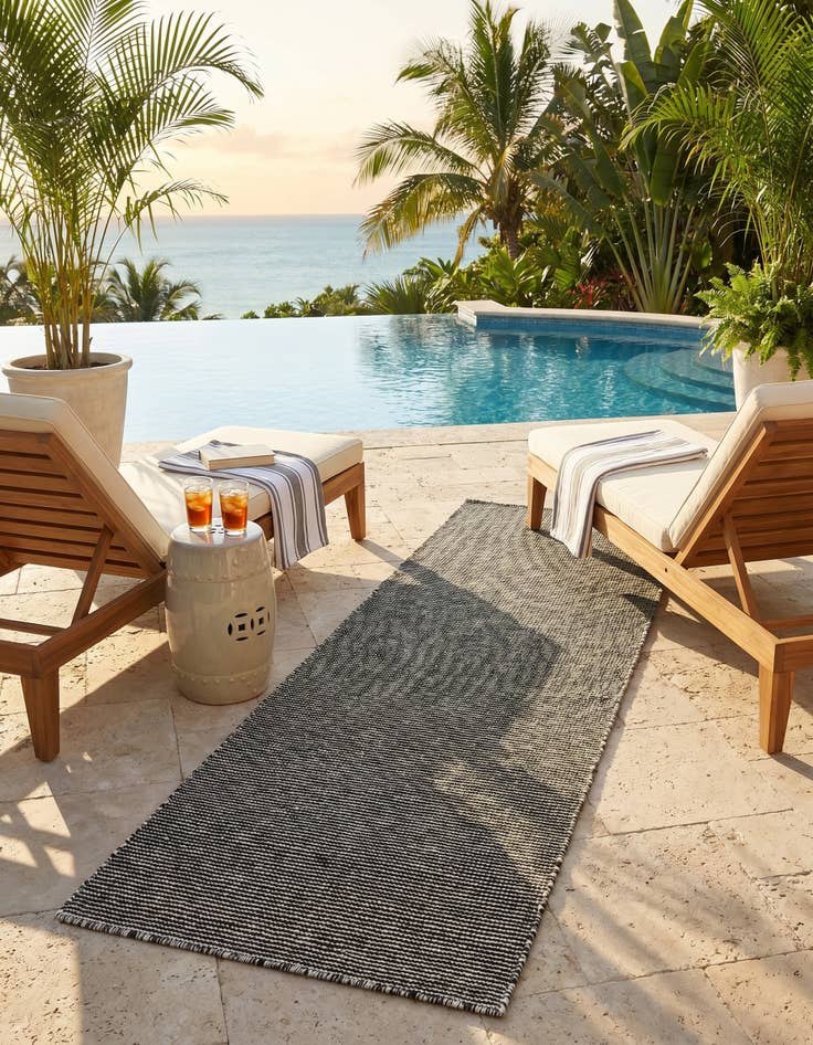 Detail image of 2' 7 x 8' Easy-Clean Jill Zarin Palm Springs Indoor / Outdoor Runner Rug