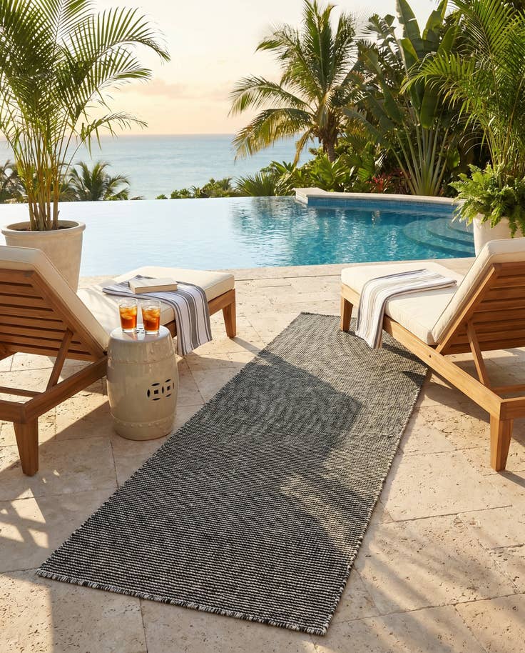 Detail image of 2' 7 x 8' Easy-Clean Jill Zarin Palm Springs Indoor / Outdoor Runner Rug
