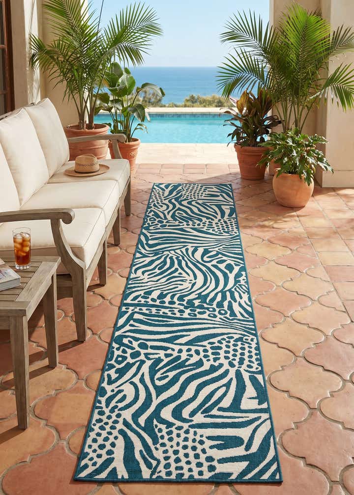 2' 7 x 12' Easy-Clean Safari Indoor / Outdoor Runner Rug