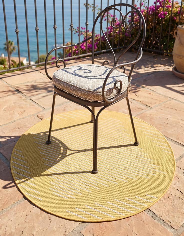 Detail image of 3' x 3' Easy-Clean Modern Indoor / Outdoor Round Rug