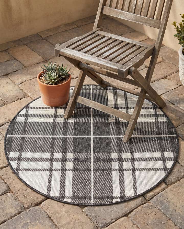 3' x 3' Easy-Clean Checkered Indoor / Outdoor Round Rug