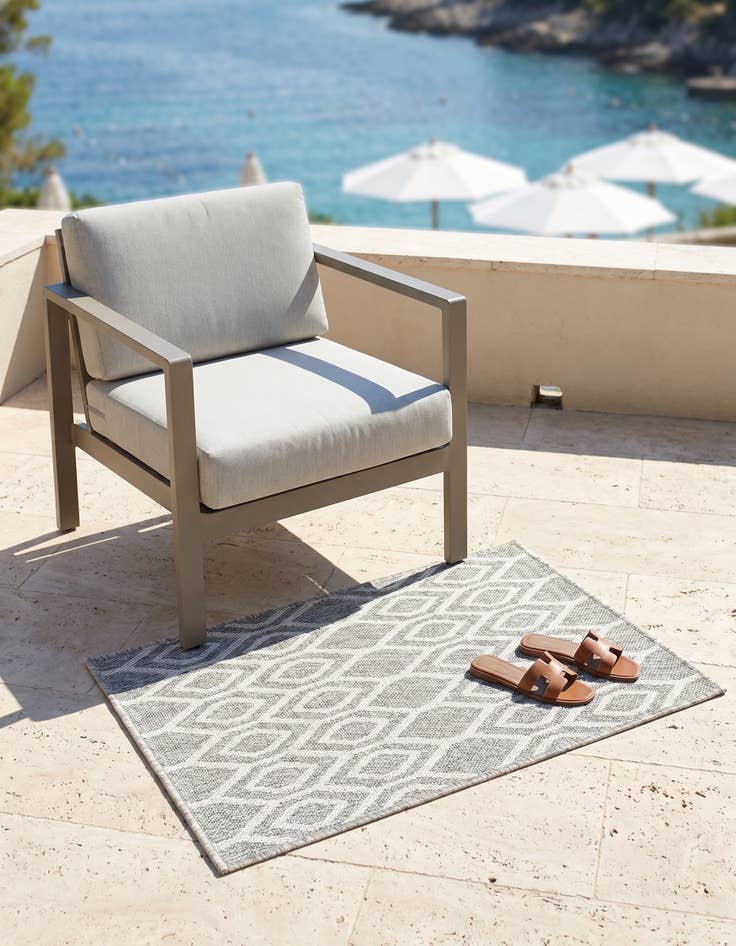 Detail image of 2' x 3' Easy-Clean Jill Zarin Turks and Caicos Indoor / Outdoor Rug