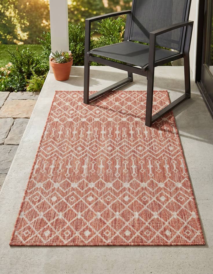 Detail image of 3' x 5' 3 Easy-Clean Lattice Indoor / Outdoor Rug