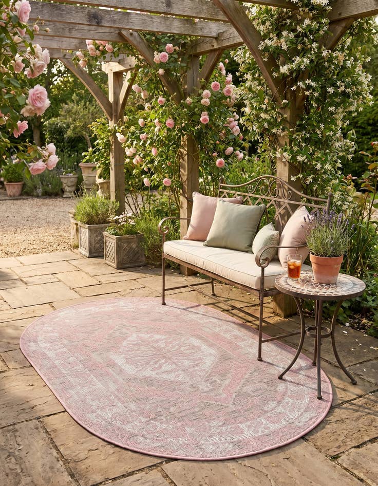 Detail image of 3' x 5' 3 Easy-Clean Traditional Indoor / Outdoor Oval Rug