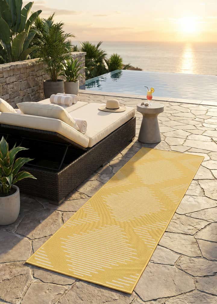 2' x 6' Easy-Clean Modern Indoor / Outdoor Runner Rug
