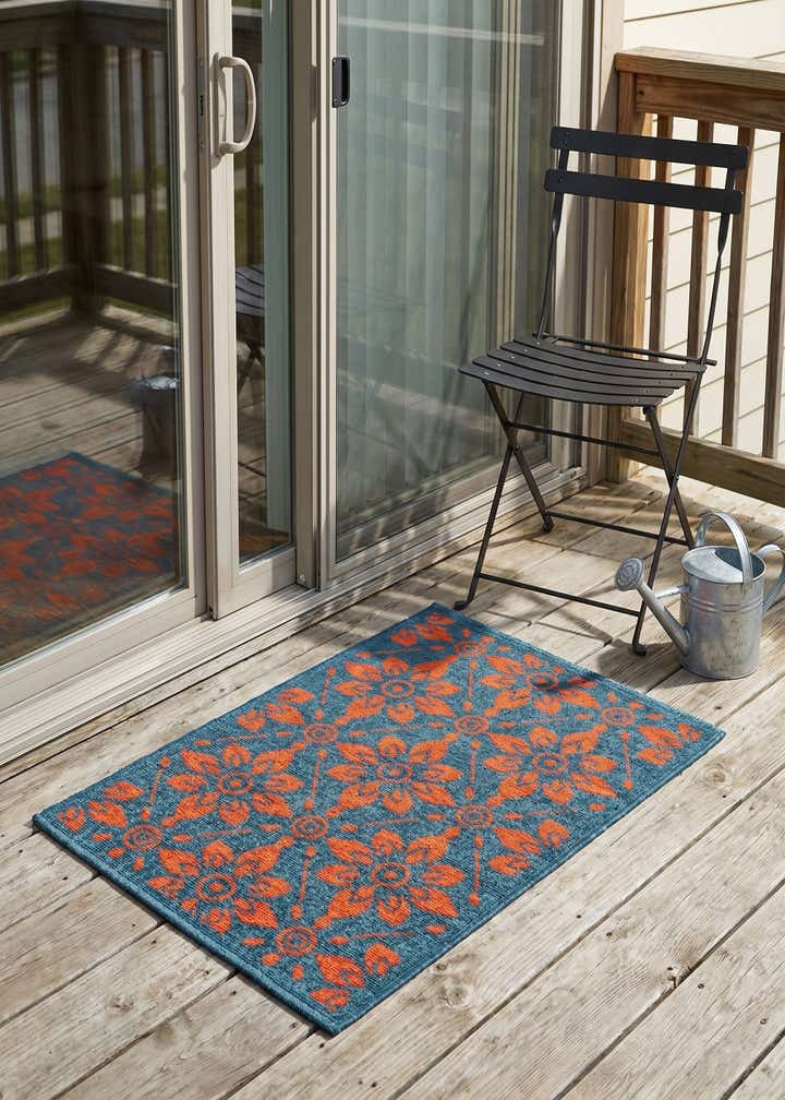 2' x 3' Easy-Clean Lattice Indoor / Outdoor Rug