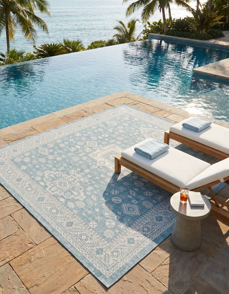Detail image of 10' x 14' Easy-Clean Aztec Indoor / Outdoor Rug