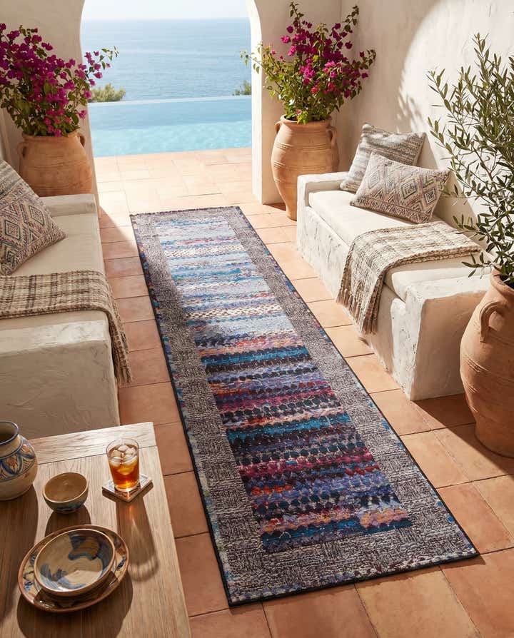 2' x 8' Easy-Clean Modern Indoor / Outdoor Runner Rug