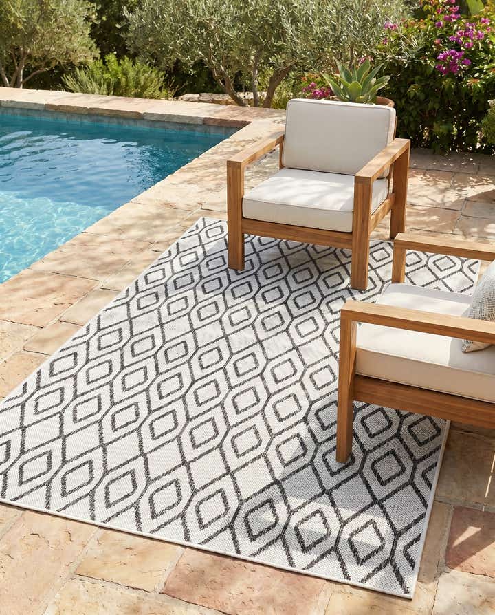 4' x 6' Easy-Clean Jill Zarin Turks and Caicos Indoor / Outdoor Rug