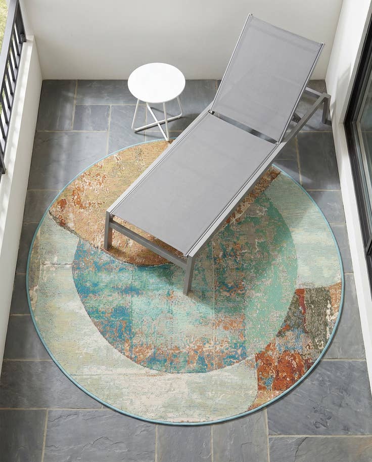Detail image of 4' 1 x 4' 1 Easy-Clean Modern Indoor / Outdoor Round Rug
