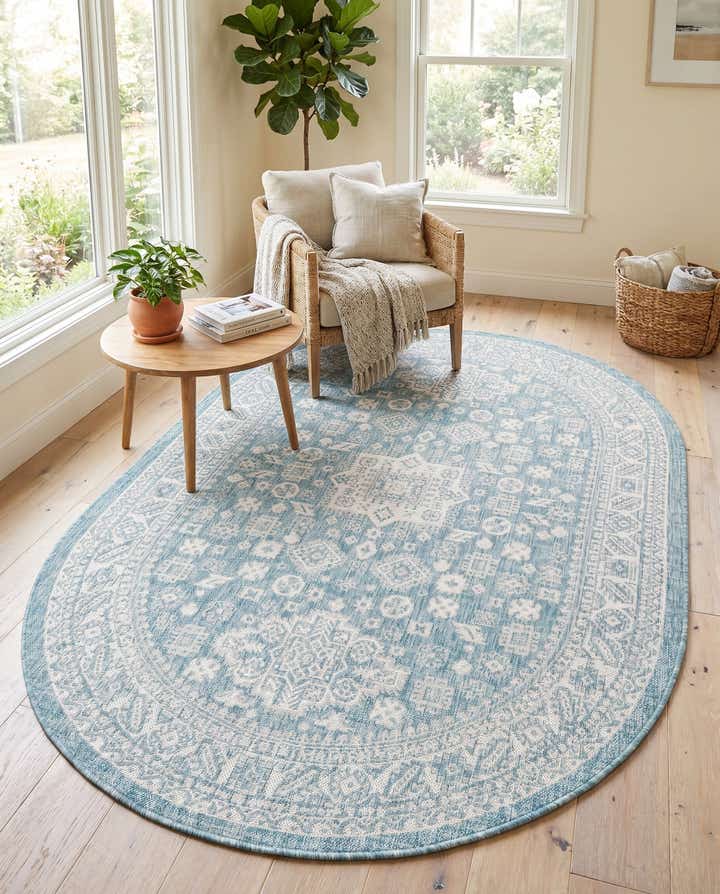 5' 3 x 8' Easy-Clean Aztec Indoor / Outdoor Oval Rug