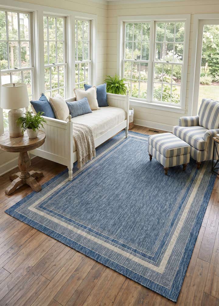 6' x 9' Easy-Clean Border Indoor / Outdoor Rug