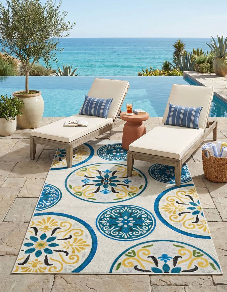 Detail image of 5' x 8' Easy-Clean Modern Indoor / Outdoor Rug