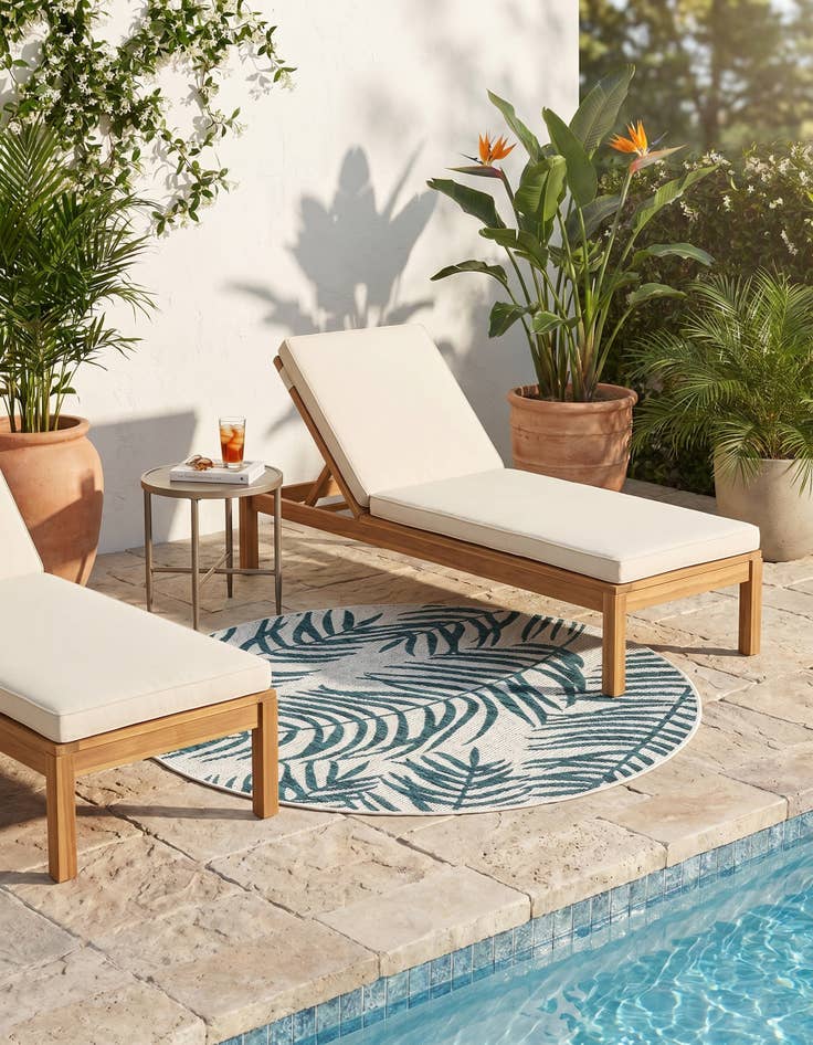 Detail image of 4' x 4' Easy-Clean Botanical Indoor / Outdoor Round Rug