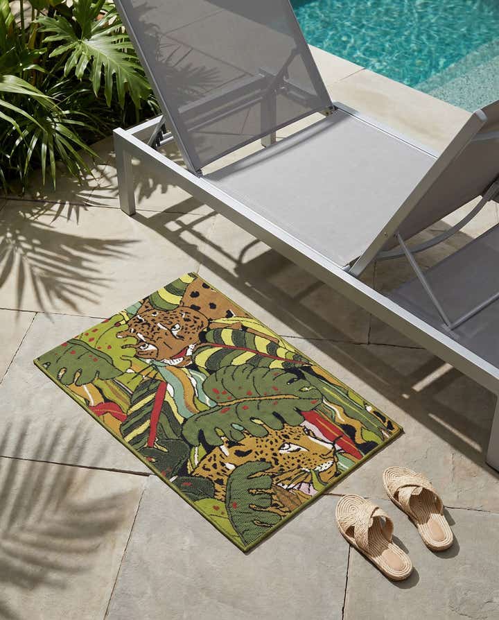 2' x 3' Easy-Clean Botanical Indoor / Outdoor Rug