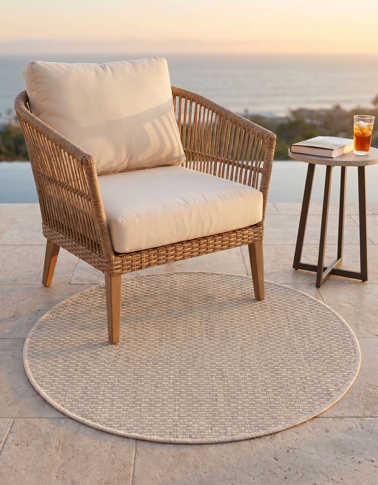 Detail image of 3' x 3' Easy-Clean Solid Indoor / Outdoor Round Rug