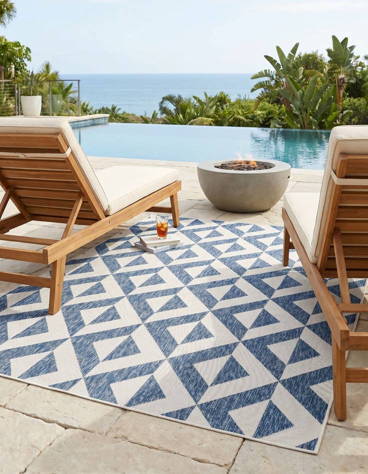 Detail image of 5' 3 x 8' Easy-Clean Jill Zarin Napa Indoor / Outdoor Rug