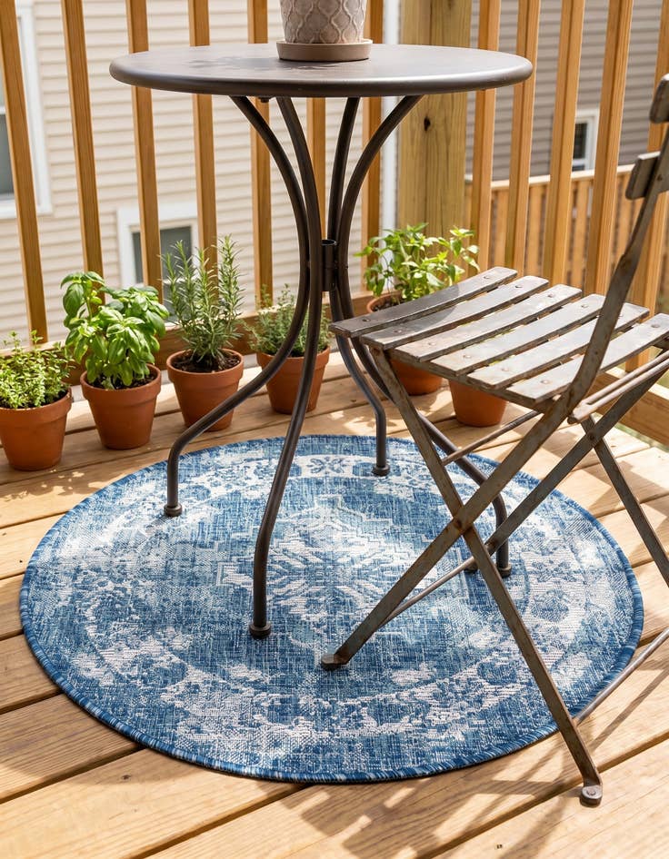 Detail image of 3' x 3' Easy-Clean Traditional Indoor / Outdoor Round Rug