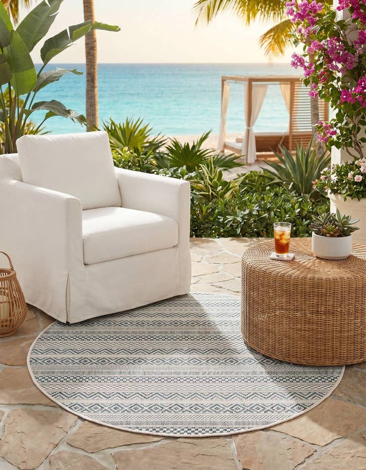 Detail image of 3' x 3' Easy-Clean Ribbon Indoor / Outdoor Round Rug