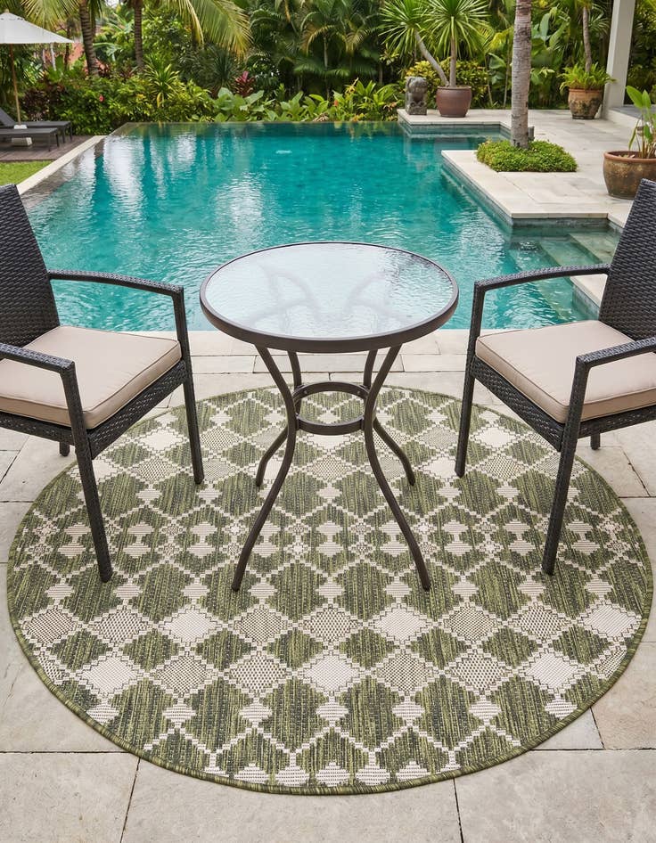 Detail image of 4' x 4' Easy-Clean Trellis Indoor / Outdoor Round Rug