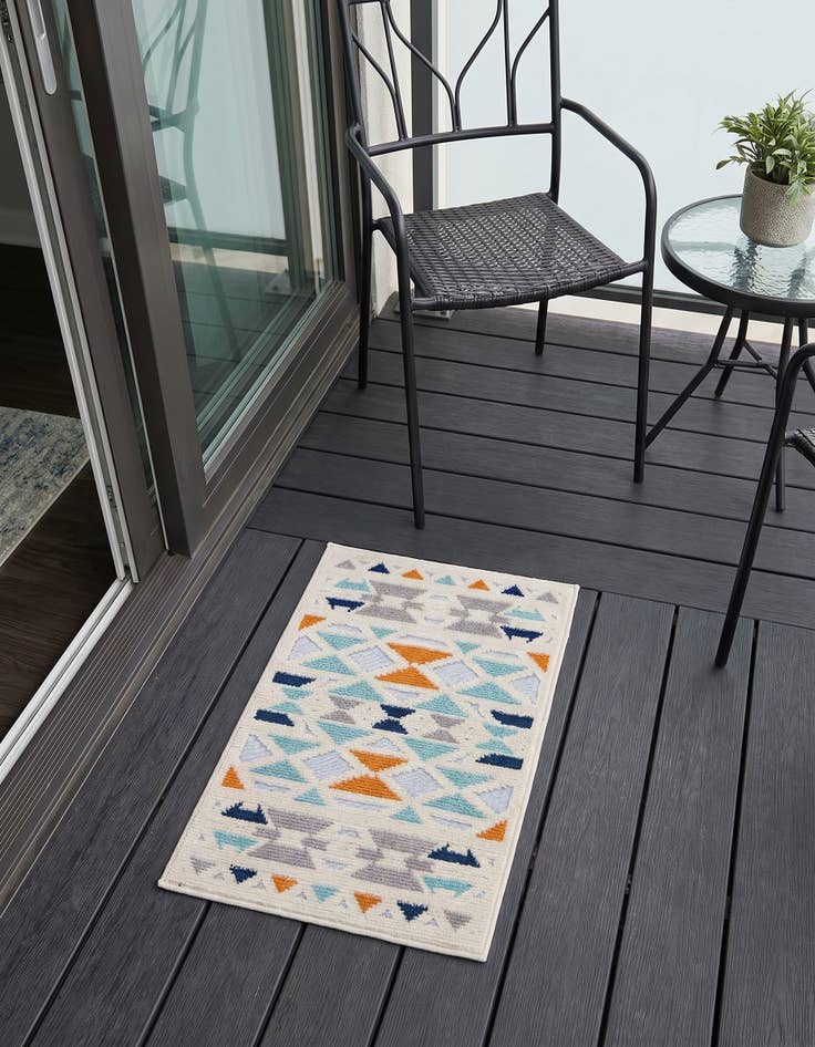 Detail image of 2' x 3' Easy-Clean Aruba Indoor / Outdoor Rug