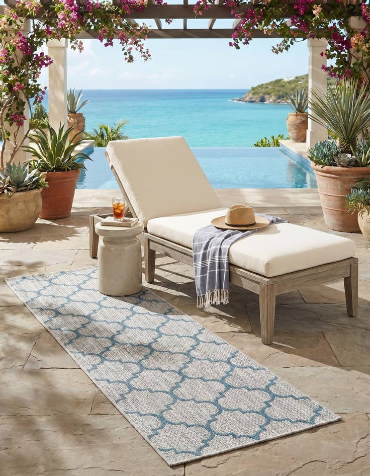Detail image of 2' x 6' Easy-Clean Trellis Indoor / Outdoor Runner Rug