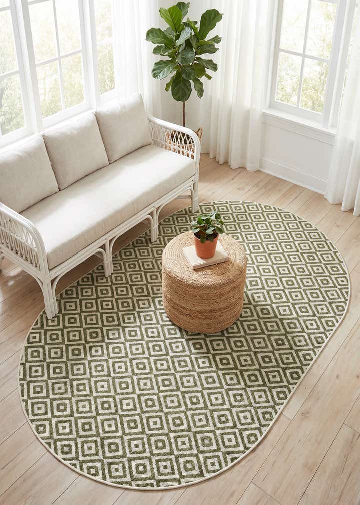 5' 3 x 8' Easy-Clean Jill Zarin Costa Rica Indoor / Outdoor Oval Rug