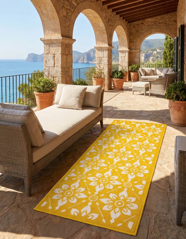 Detail image of 2' x 5' Easy-Clean Lattice Indoor / Outdoor Runner Rug