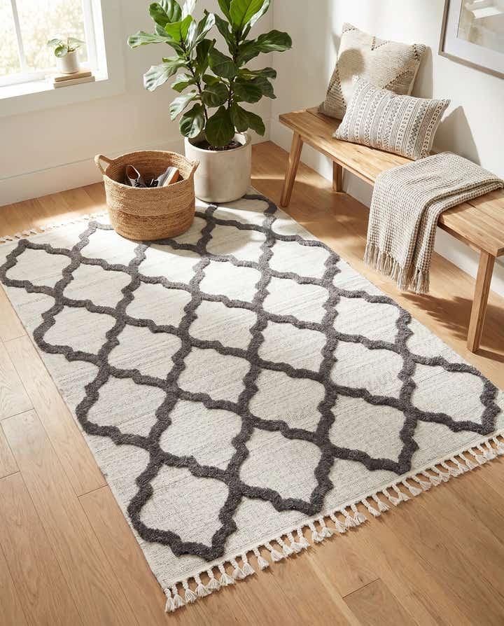 5' 3 x 7' 7 Easy-Clean Indoor / Outdoor Rug