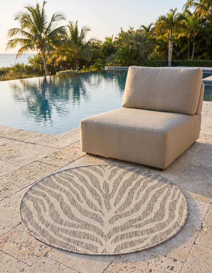 Detail image of 3' x 3' Easy-Clean Safari Indoor / Outdoor Round Rug